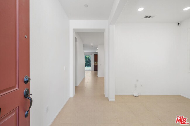 Foto del edificio - 17053 Cantlay St