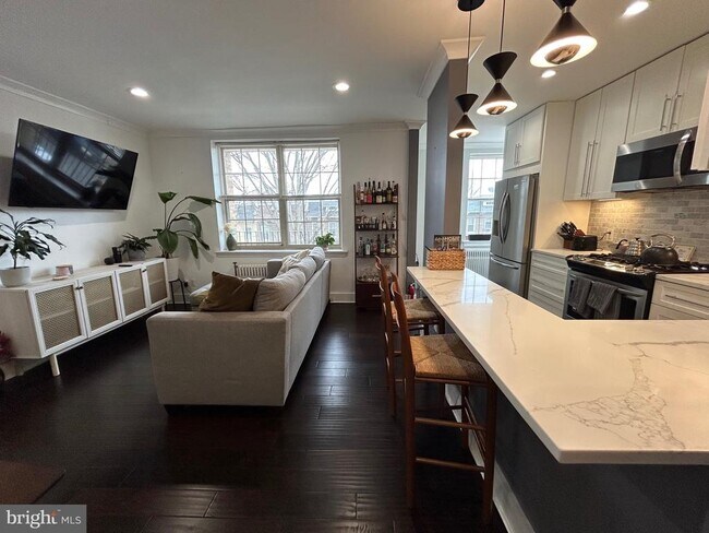 Foto del edificio - 939 Longfellow St NW
