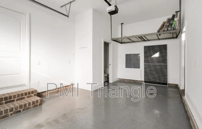 Foto del edificio - 3705 Westbury Lake Dr