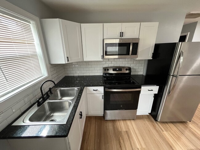 Foto del edificio - 2617 Dundeen St