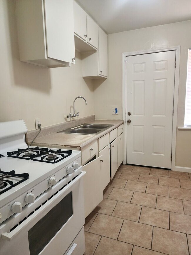 Foto del edificio - 1210 Oregon St