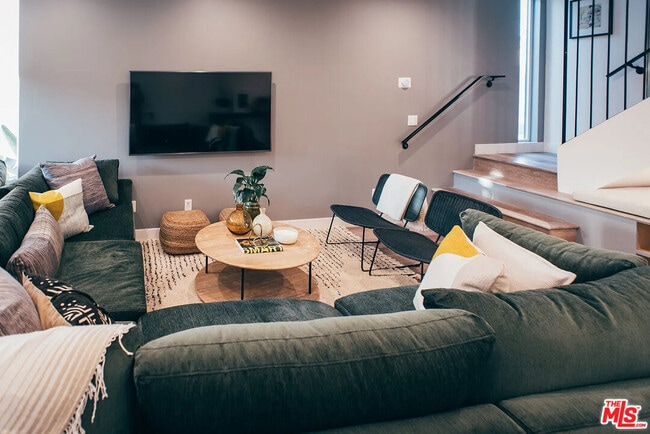 Foto del edificio - 803 N Harvard Blvd