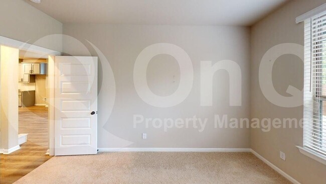 Building Photo - 5521 Capilano Ct