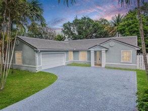 Building Photo - 1811 SW 124th Way