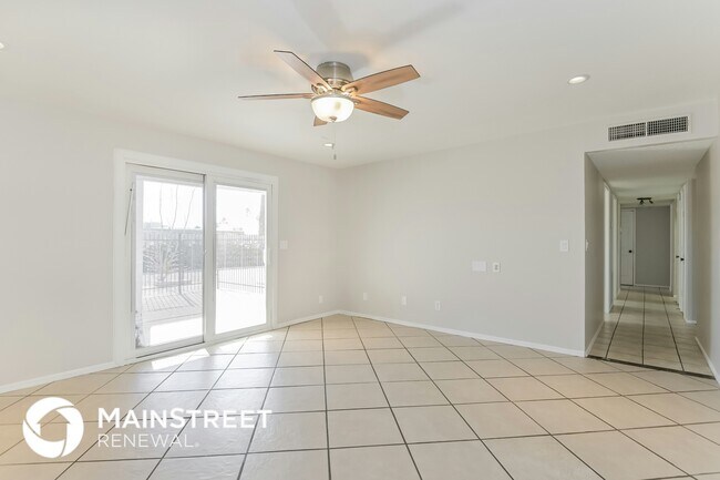 Foto del edificio - 9802 E Stella Rd