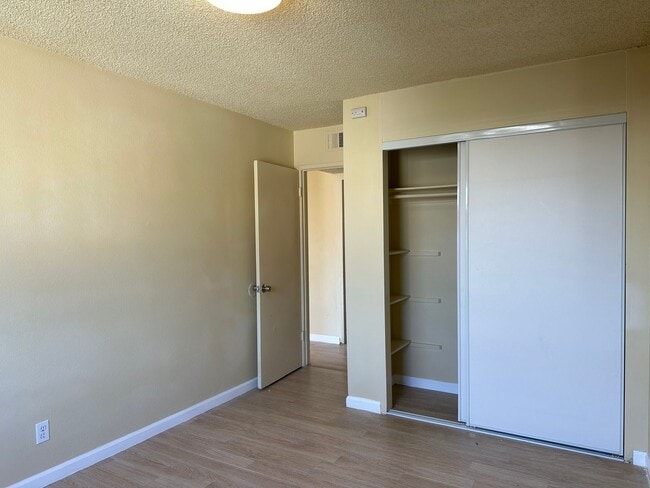 Building Photo - 1423 Edgewood Dr