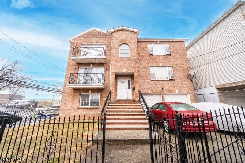 Primary Photo - 383 New St