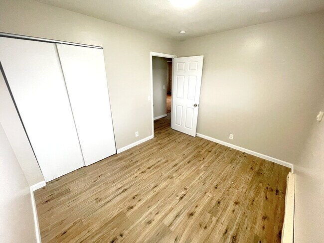 Foto del edificio - 6118 Stover Ave