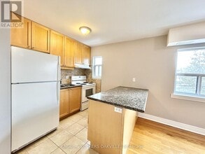 Building Photo - 9 Thirty Third St