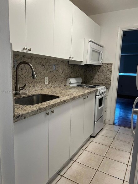 Foto del edificio - 644 NE 82nd Terrace
