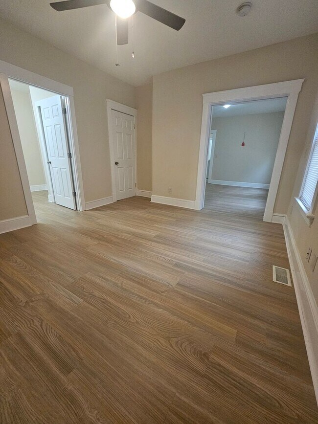 Foto del edificio - 3643 W 47th St