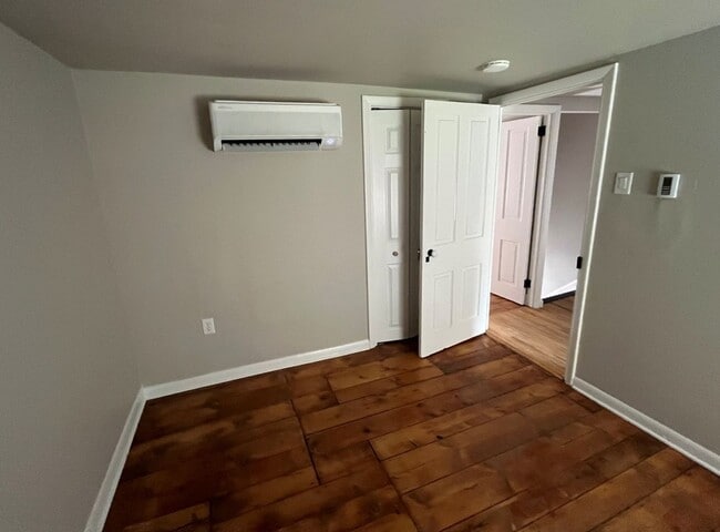 Building Photo - *Beautiful home in historic area of the city*