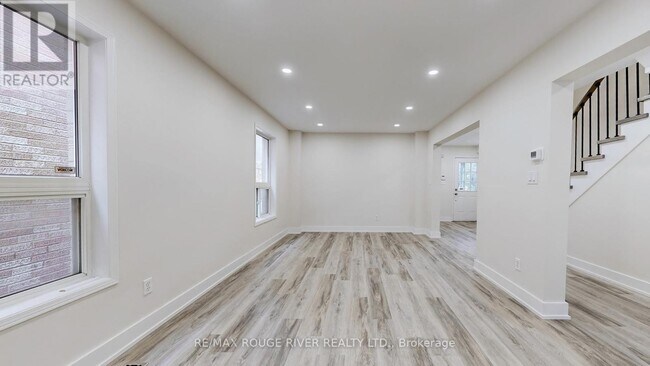 Building Photo - 6 Hibbard Dr