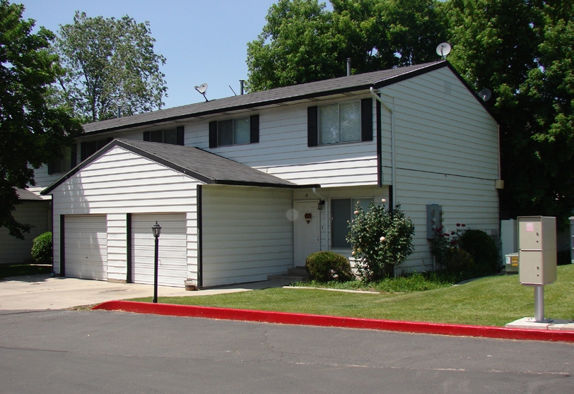 Building Photo - Hyde Park Apartments