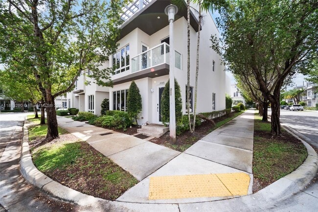 Foto del edificio - 10560 NW 64th Terrace