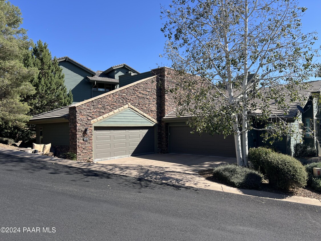 Primary Photo - 671 Crosscreek Dr