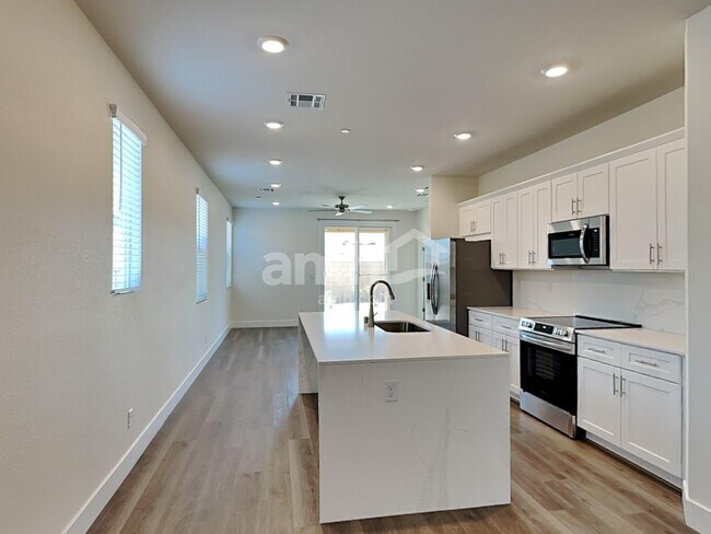 Foto del edificio - 854 English Primrose St