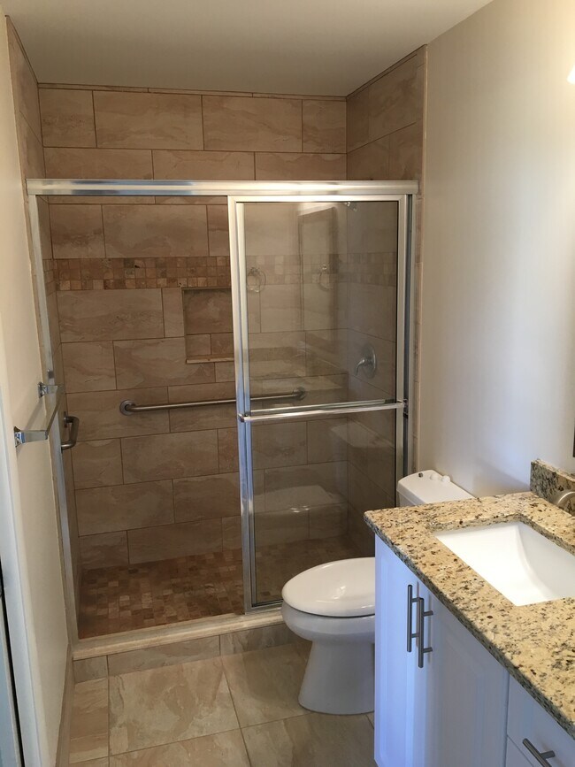 Foto del edificio - 5780 Fernley Dr W