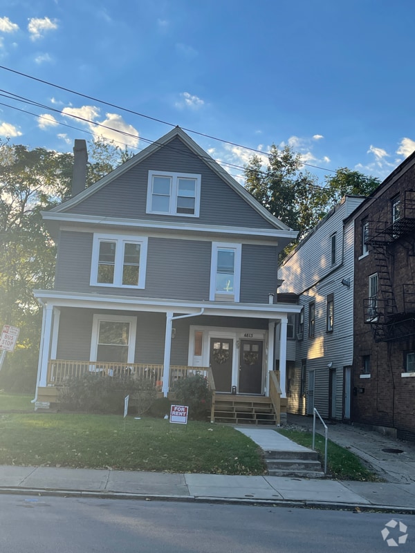 Ashble Ward Apartments for Rent with Hardwood Floors Cincinnati, OH