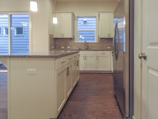 Building Photo - 3 Bedroom Villebois Home Available Mid Jun...