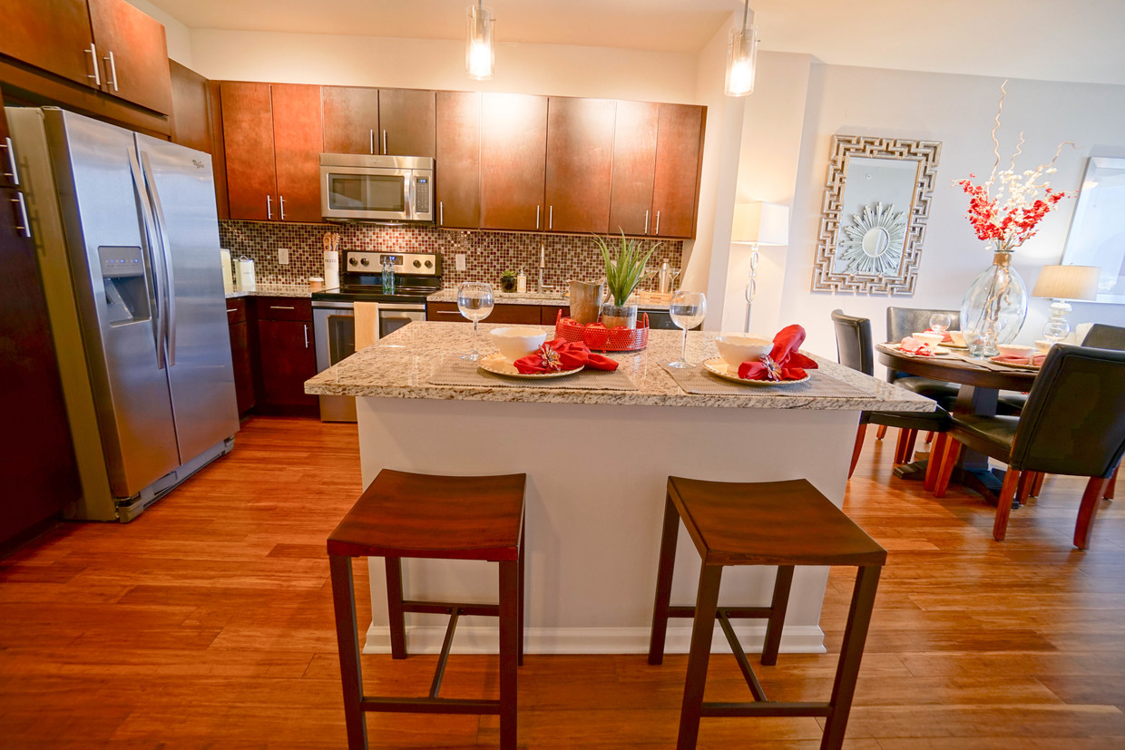 Foto principal - 1740 Sunrise E Blvd