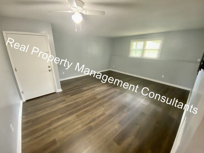 Foto del edificio - 2 Bedroom Home in Lee's Summit School District