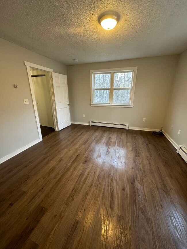 Primer dormitorio (2.º piso) - 752 Center St