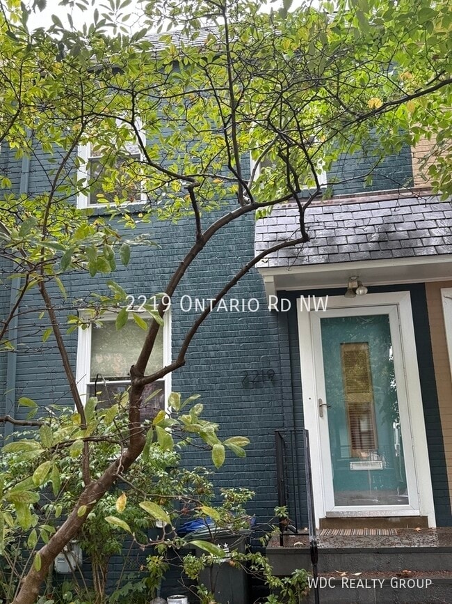 Building Photo - 2219 Ontario Rd NW