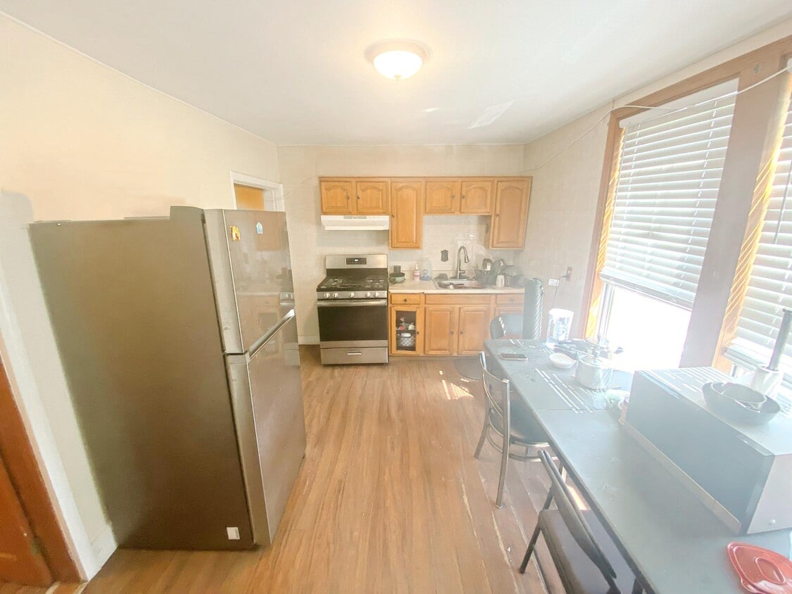 Foto principal - 739 Parker St