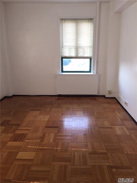 Foto del edificio - 1595 Unionport Rd