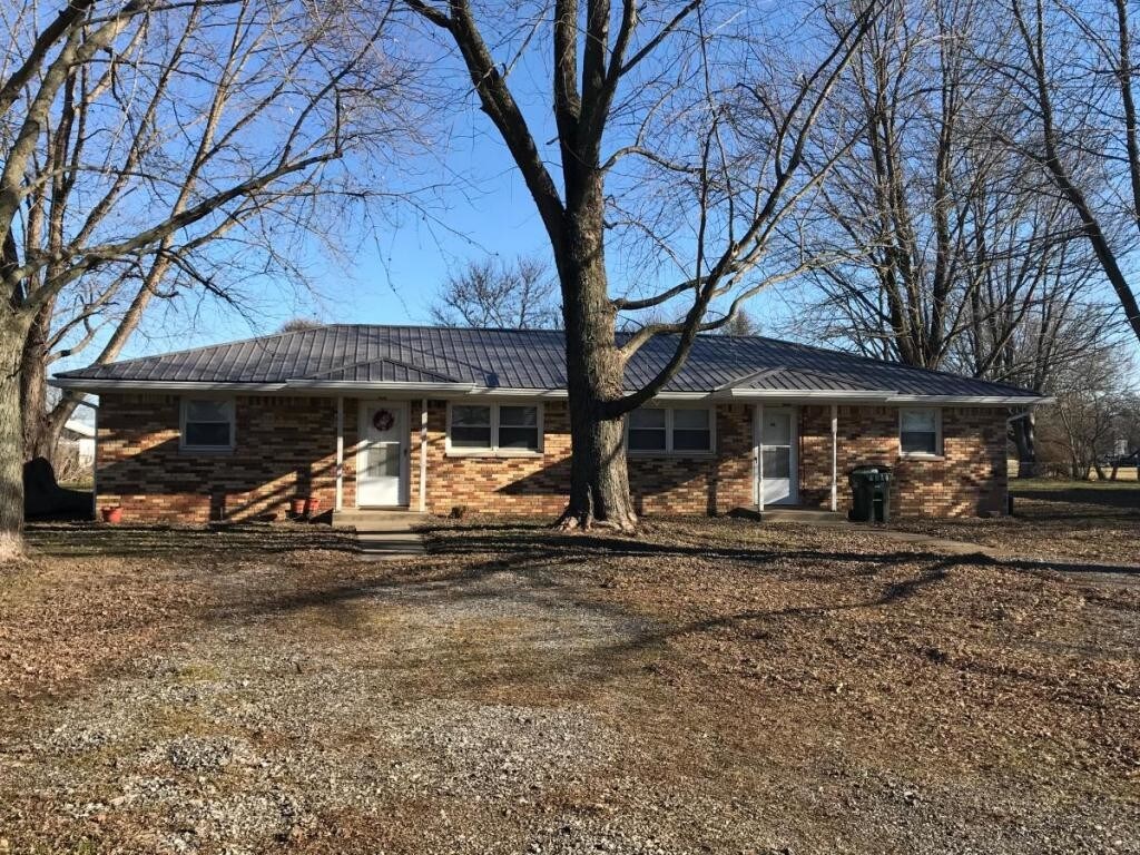 Primary Photo - 570 W US 52