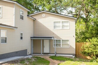 Building Photo - 3422 Orlando Dr