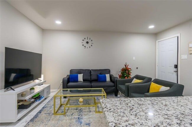 Building Photo - 8110 Albacore Dr
