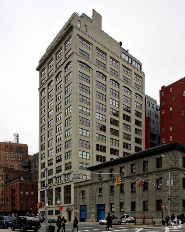 Primary Photo - 25 N Moore St