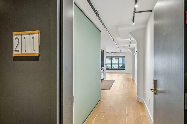 Foto del edificio - 1875 Mission St