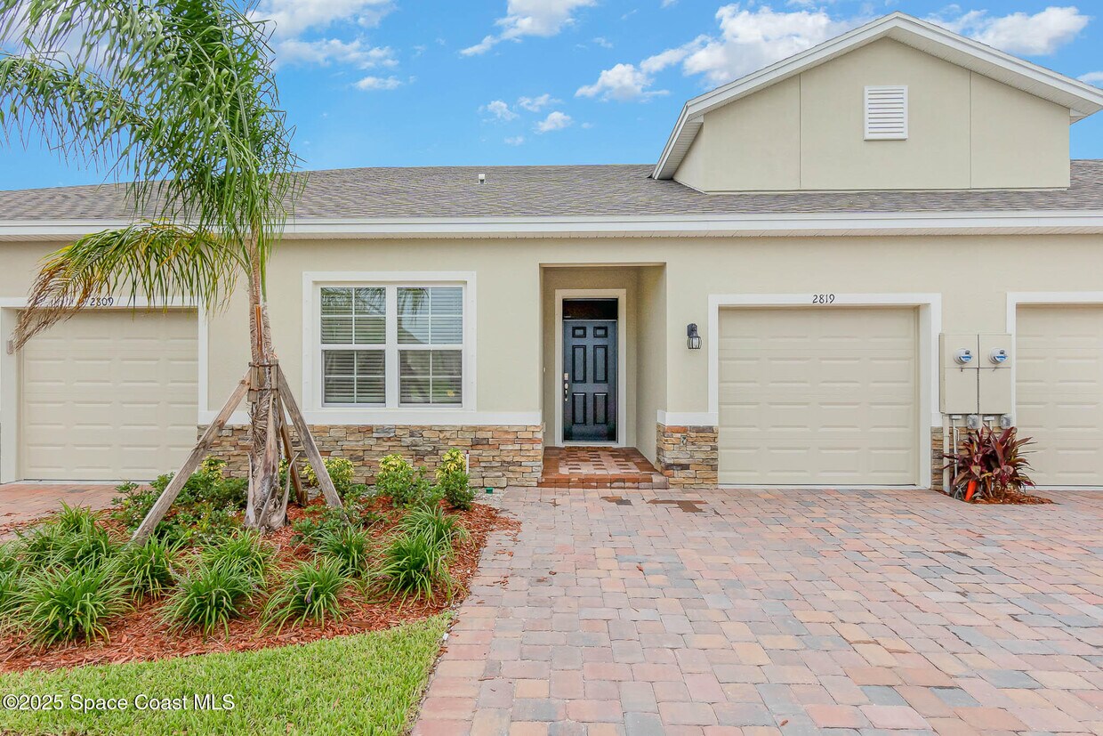 Foto principal - 2819 Ben Hogan Ct