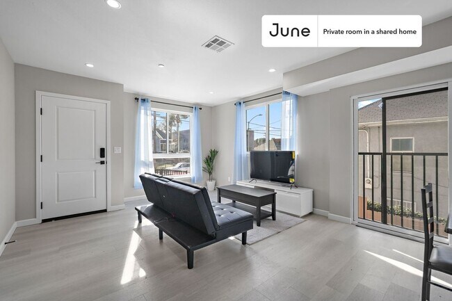 Foto del edificio - Room in Shared 5 bed/5 bath home in Boyle Heights