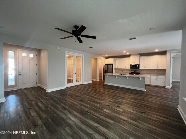 Building Photo - 370 Silkgrass Pl