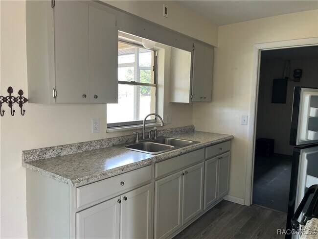 Foto del edificio - 302 S Jackson St