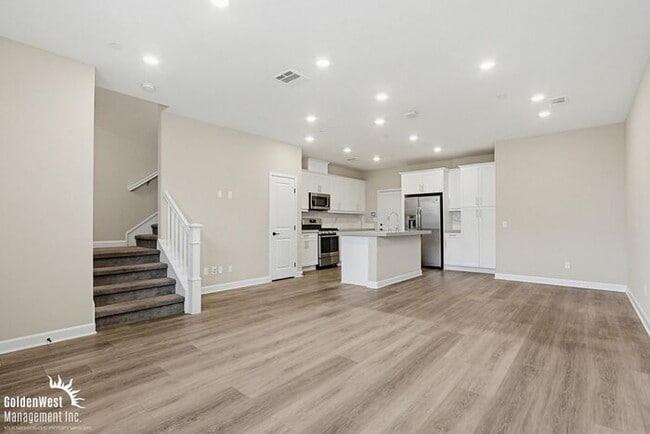 Foto del edificio - Bright & Modern 3Bdm 2Ba Townhome in Vista!