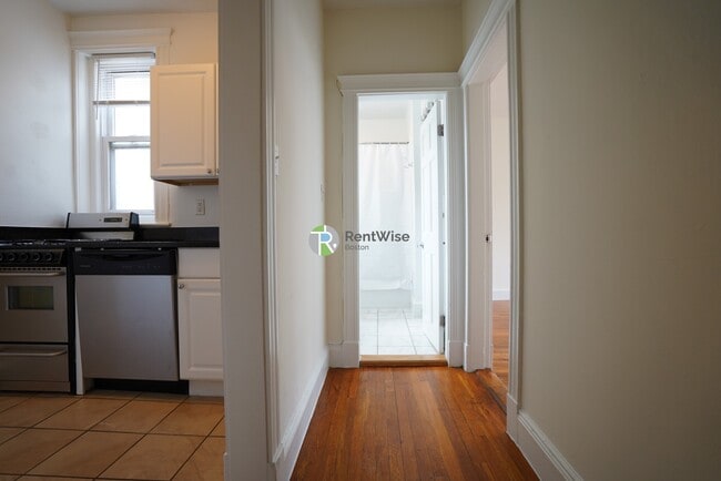 Photo - JUNE 2026-Awesome Allston 1 bed. H/HW inc. Fitness Center! NO FEE! Apartments