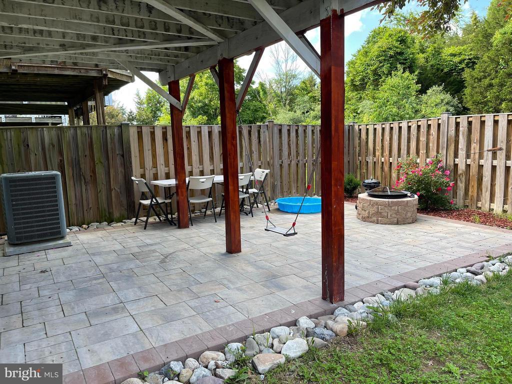 Building Photo - 9257 Alvyn Lake Cir