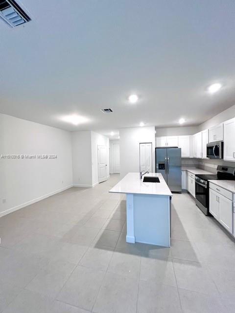 Building Photo - 4667 Hollister Ave