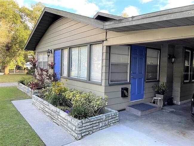 Cochera - 419 E Belmar St