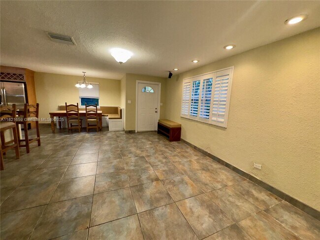 Foto del edificio - 786 Bostwick Dr