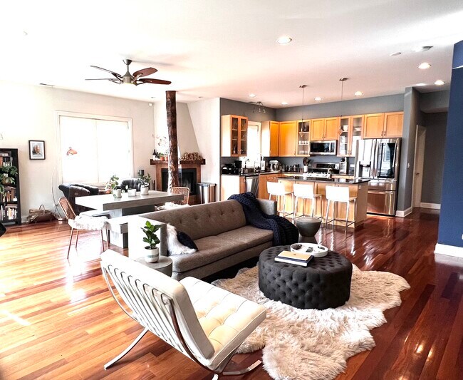 Great Room - 1151 N Damen Ave