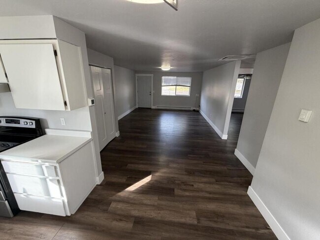 Foto del edificio - 908 E Violet Ave