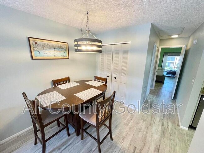 Foto del edificio - 25 Quails Run Blvd