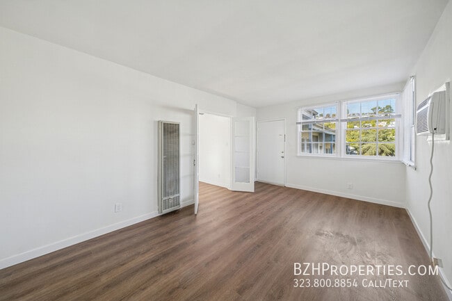 Building Photo - 4010 Los Feliz Blvd