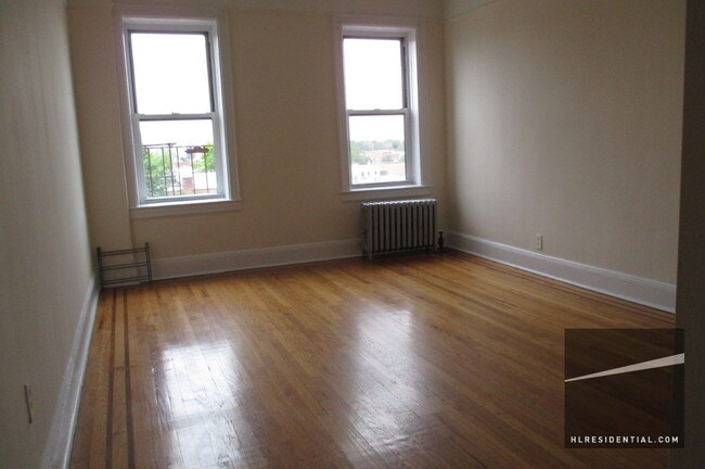 Foto del edificio - 3733 61st St